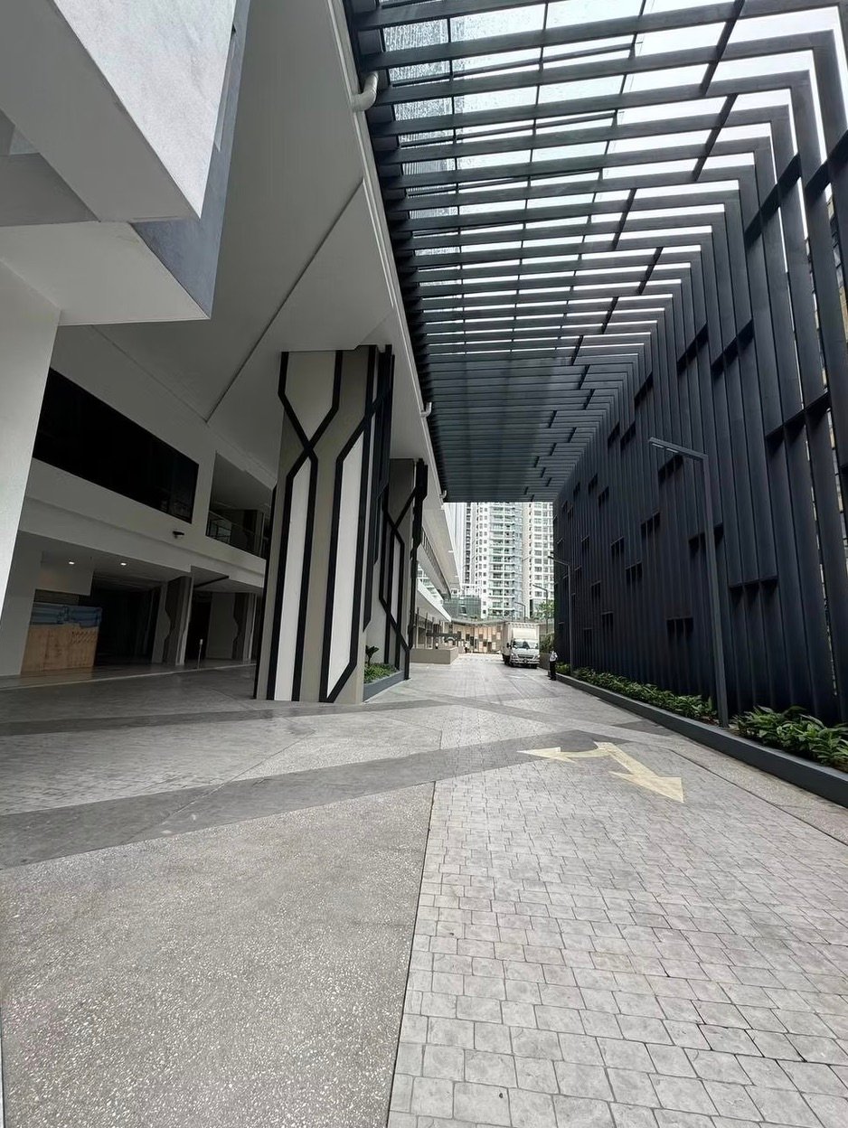 Kuchai Uptown covered entrance driveway and retail podium, Kuchai Sentral Phase 2